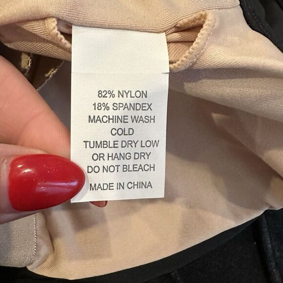 Kortni Jeane Swim Swing Top Womens Medium Black Bikini Simple Padded Pool NWT - Picture 10 of 10